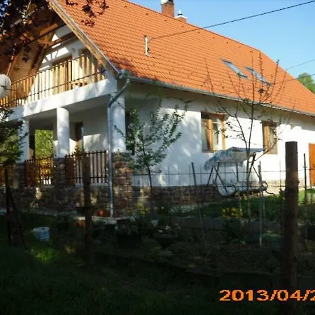 Hartmann Apartman Apartment Abrahamhegy